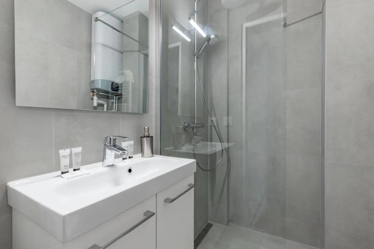 Hsh Labrouste-convention Studio 2p Apartment